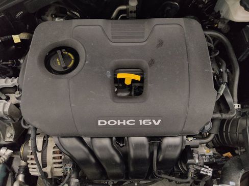 Used 2018 Hyundai Elantra SE FWD image 30