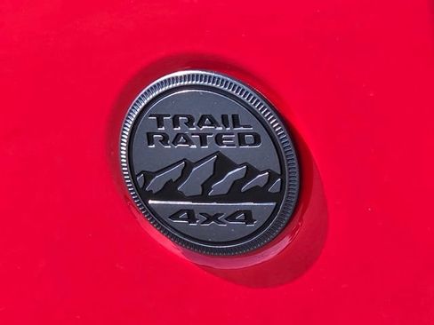 Used 2025 Jeep Wrangler Unlimited Sahara AWD/4WD image 9