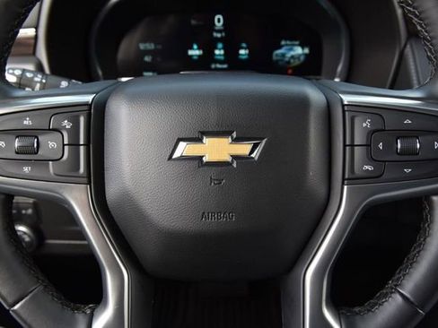 Used 2024 Chevrolet Suburban LT image 18