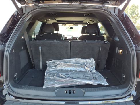 Used 2024 Ford Explorer ST-Line w/ Class IV Trailer Tow Package AWD/4WD image 8