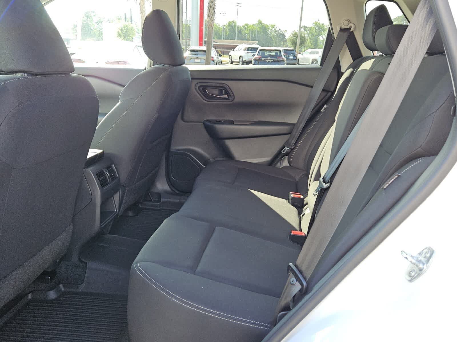 Used 2025 Nissan Rogue S FWD image 4