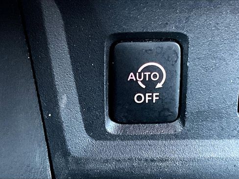 Used 2024 Nissan Sentra SV FWD image 15