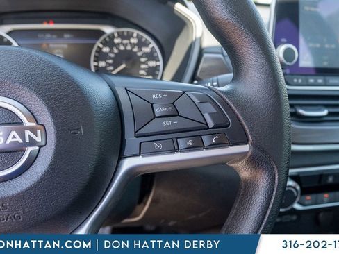 Used 2025 Nissan Altima 2.5 SV FWD image 14