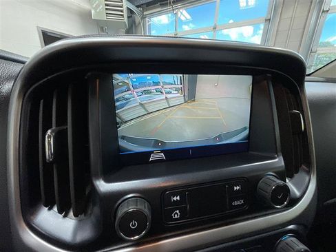 Used 2022 Chevrolet Colorado LT w/ Fleet Safety Package RWD image 18