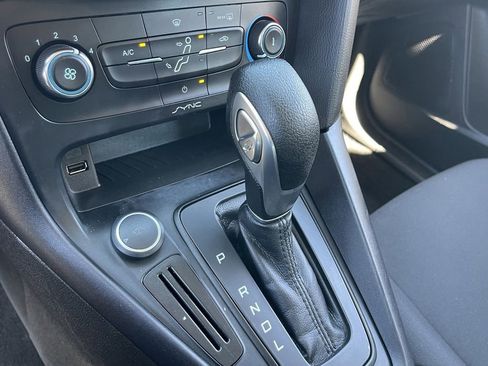 Used 2017 Ford Focus SE image 24