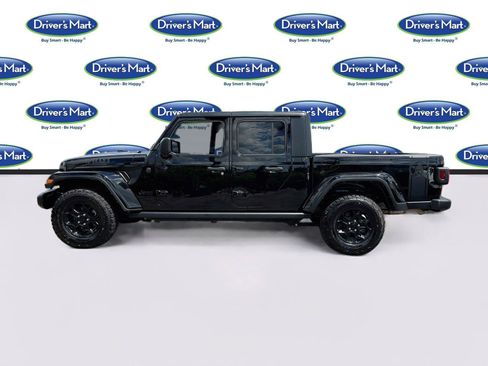 Used 2023 Jeep Gladiator Sport AWD/4WD image 4