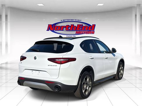 Used 2022 Alfa Romeo Stelvio Ti image 3