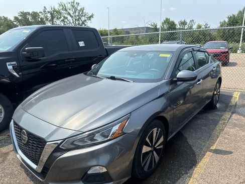 Used 2022 Nissan Altima 2.5 SV FWD image 15