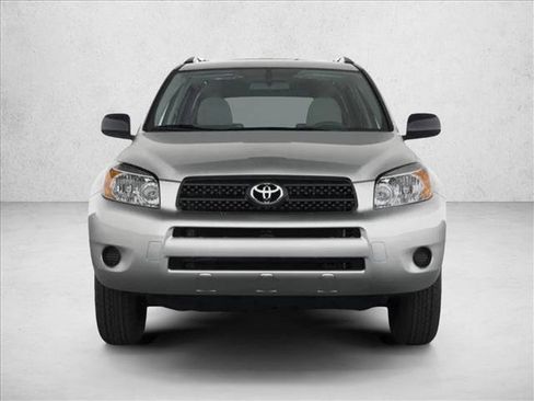 Used 2008 Toyota RAV4 image 2