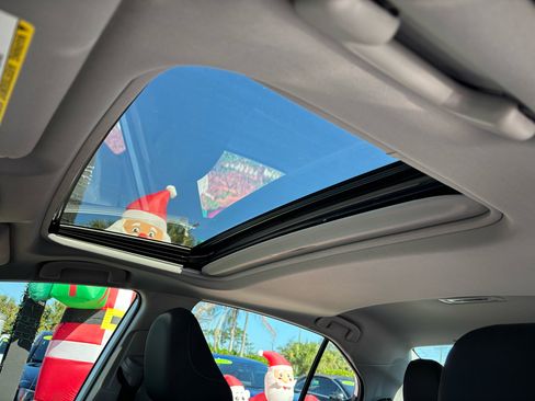 Used 2024 Toyota Camry LE image 9