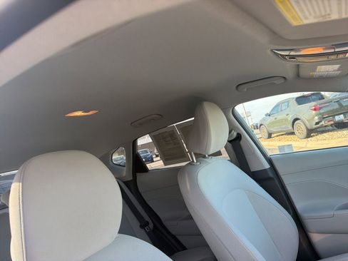 Used 2025 Hyundai Kona SEL FWD image 11