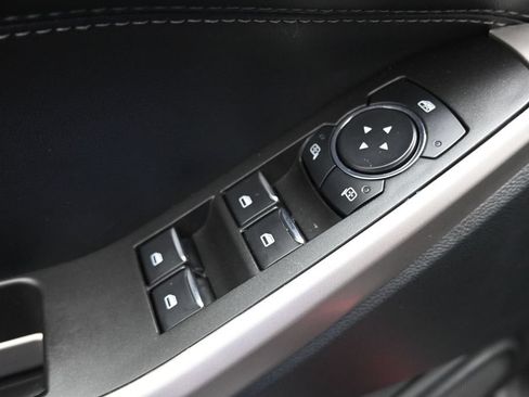 Used 2023 Ford Explorer XLT RWD image 12