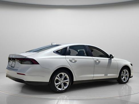 Certified 2024 Honda Accord LX image 7