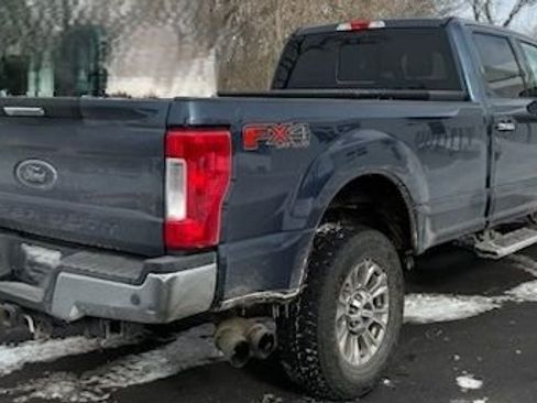 Used 2017 Ford F250 XLT w/ XLT Premium Package image 3