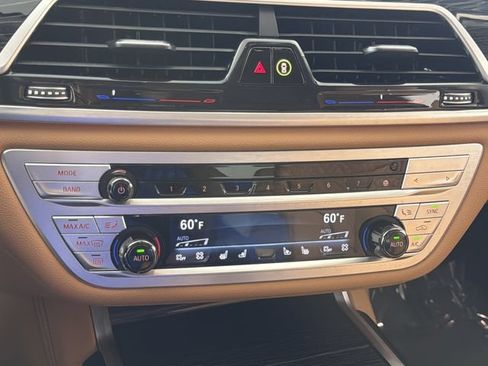 Used 2022 BMW 750i xDrive w/ Executive Package AWD/4WD image 8