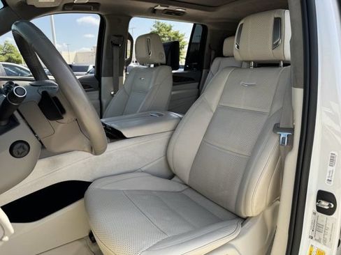 Used 2023 Cadillac Escalade ESV Sport Platinum AWD/4WD image 28