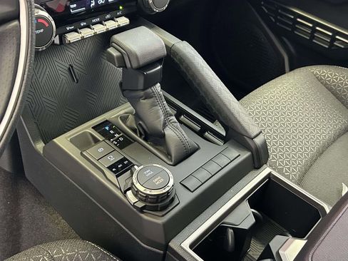 Used 2026 Toyota 4Runner SR5 AWD/4WD image 21