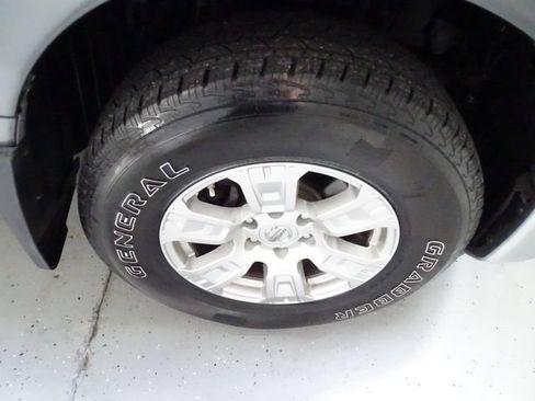 Used 2018 Nissan Titan SV w/ SV Convenience Package AWD/4WD image 29