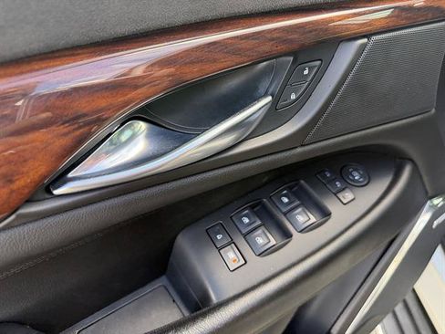 Used 2015 Cadillac Escalade ESV Luxury AWD/4WD image 29