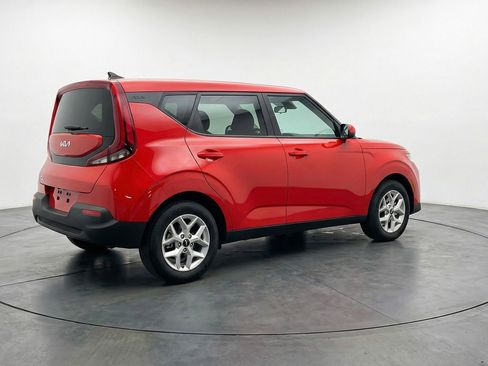 Used 2025 Kia Soul LX w/ LX Technology Package FWD image 9