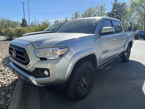 Used 2023 Toyota Tacoma SR5 AWD/4WD image 1