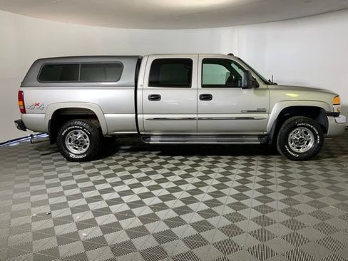 Used 2007 GMC Sierra 2500 SLE w/ Heavy-Duty Power Package AWD/4WD image 4