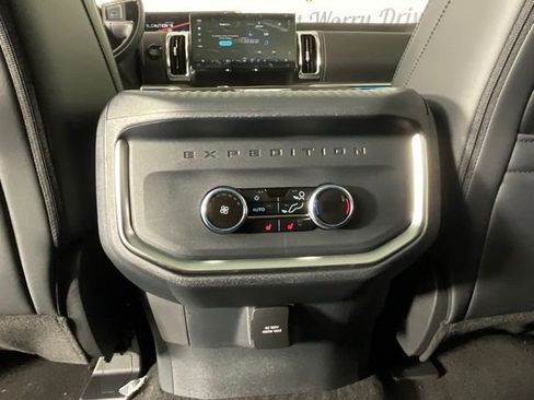 New 2025 Ford Expedition Max Platinum w/ Driver's Package image 18