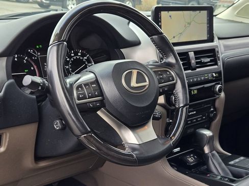 Used 2022 Lexus GX 460 Premium w/ Accessory Package AWD/4WD image 6