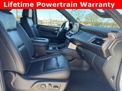 Used 2024 Chevrolet Suburban LT image 17