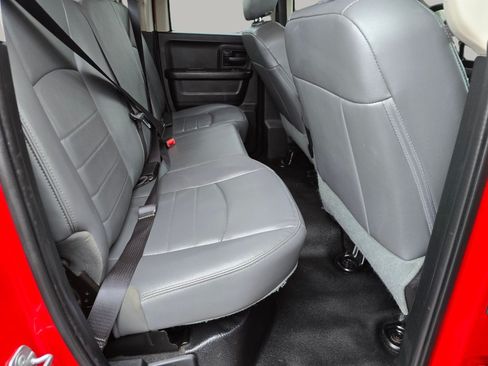 Used 2017 RAM 1500 ST RWD image 25