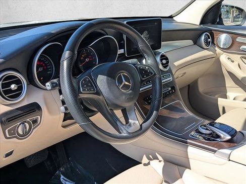 Used 2019 Mercedes-Benz GLC 350e 4MATIC image 10