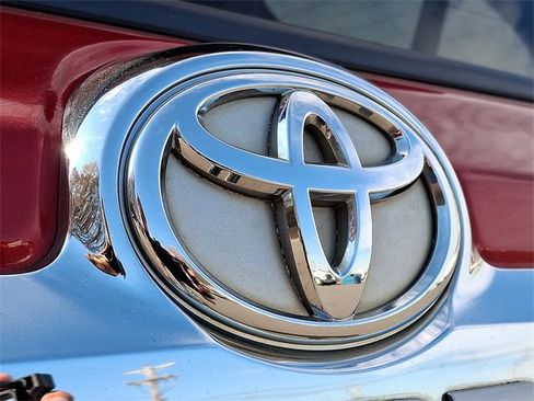 Used 2016 Toyota 4Runner Limited image 32