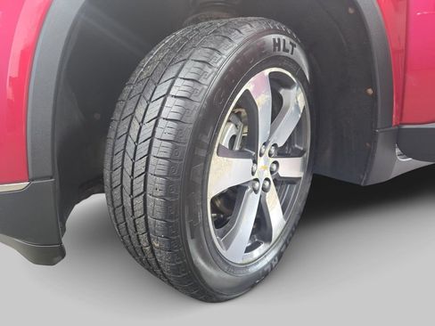 Used 2018 Chevrolet Traverse LT AWD/4WD image 36