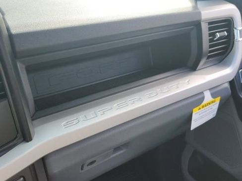 New 2026 Ford F450 XL w/ XL Chrome Package image 32