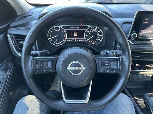 Used 2024 Nissan Rogue SV image 28