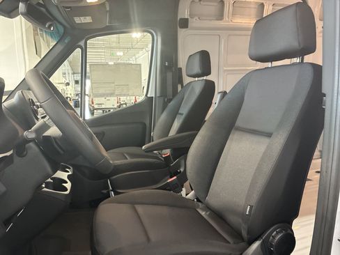 New 2025 Mercedes-Benz Sprinter 2500 image 11