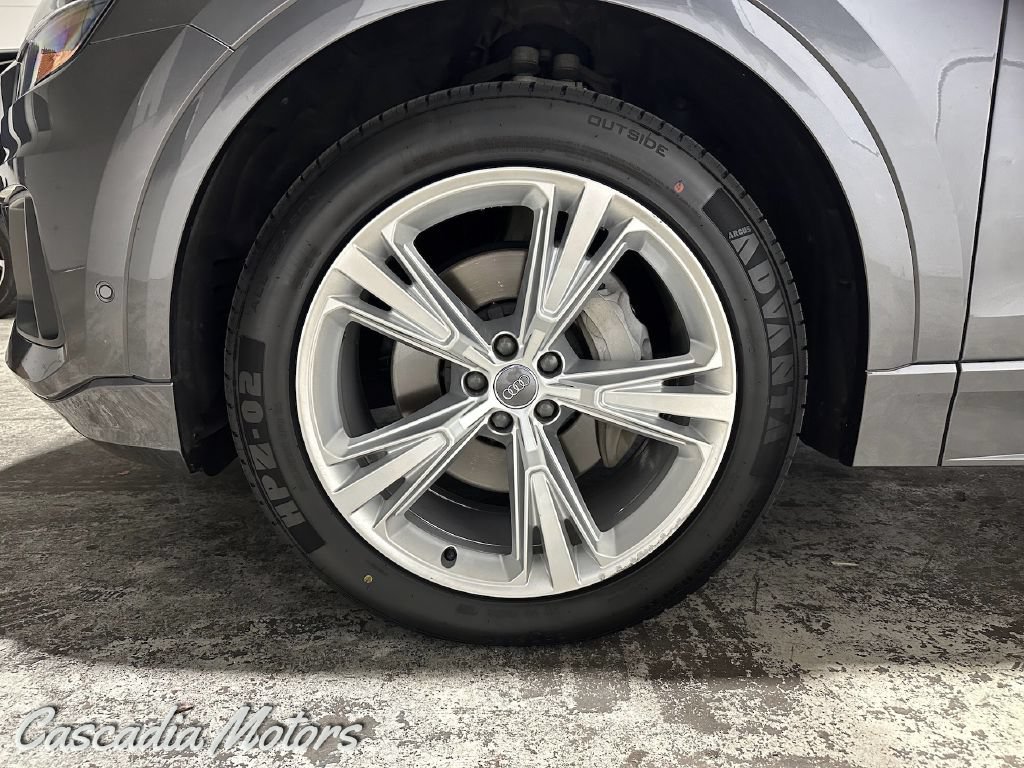 Used 2019 Audi Q8 Prestige w/ Luxury Package AWD/4WD image 31