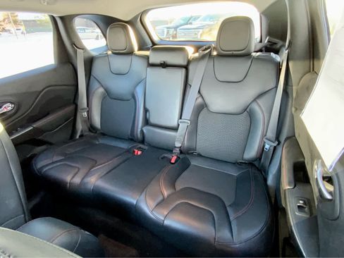 Used 2021 Jeep Cherokee Trailhawk w/ Comfort/Convenience Group image 26