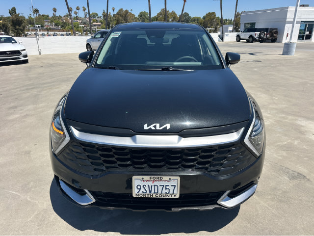 Used 2025 Kia Sportage LX FWD image 2