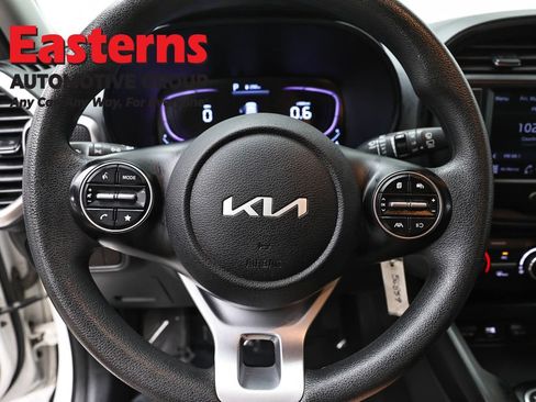 Used 2023 Kia Soul LX FWD image 10