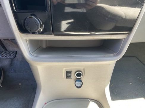 Used 2012 Toyota Sienna image 23
