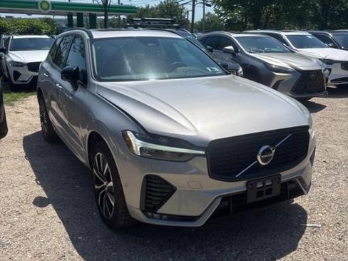 Used 2023 Volvo XC60 B5 Plus AWD/4WD image 2