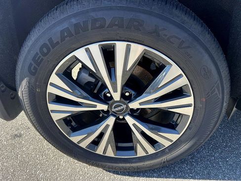 Certified 2023 Nissan Rogue SV image 24