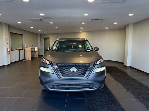 Used 2023 Nissan Rogue SL w/ SL Premium Package image 2