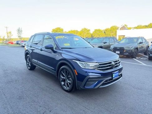Used 2024 Volkswagen Tiguan SE AWD/4WD image 4