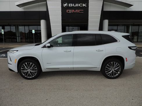New 2026 Buick Enclave Avenir w/ Super Cruise Package FWD image 8