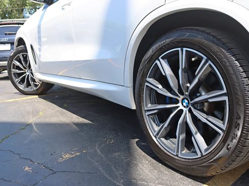 Used 2019 BMW X5 xDrive40i w/ M Sport Package AWD/4WD image 14