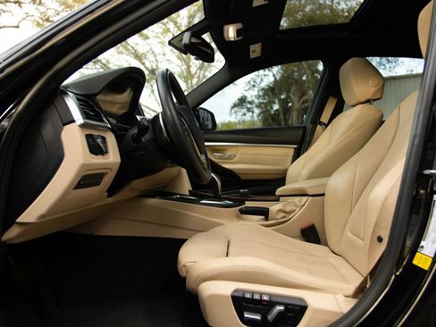 Used 2018 BMW 330i 330i Sedan 4D w/ Convenience Package image 18