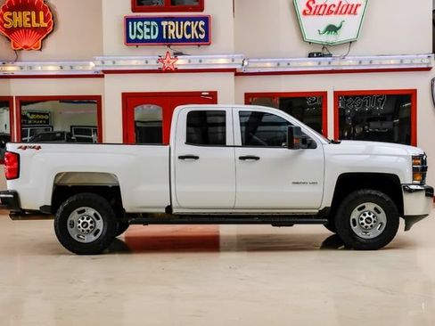 Used 2019 Chevrolet Silverado 2500 W/T AWD/4WD image 10