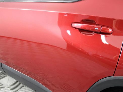 Used 2021 Chevrolet Traverse RS w/ LPO, Floor Liner Package AWD/4WD image 32